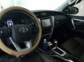 Bán Toyota Fortuner đời 2017, màu trắng