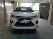 Bán Toyota Fortuner đời 2017, màu trắng