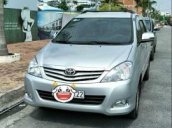 Bán gấp Toyota Innova G đời 2010, màu bạc