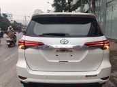 Cần bán xe Toyota Fortuner AT đời 2017, màu trắng chính chủ