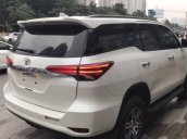 Cần bán xe Toyota Fortuner AT đời 2017, màu trắng chính chủ