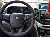 Cần bán xe Chevrolet Orlando LT MT 2018, màu vàng cát