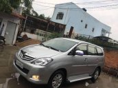 Cần bán Toyota Innova sản xuất 2010, màu bạc