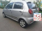 Bán Chevrolet Spark đời 2010, màu bạc xe gia đình