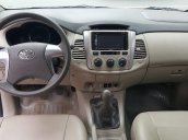 Bán Toyota Innova E đời 2016, màu bạc 