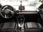 Cần bán Mazda 2 1.5 đời 2017, màu trắng số tự động