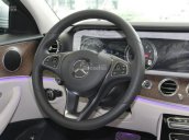 Bán xe Mercedes E200 2017 siêu lướt. Chỉ thanh toán 500 triệu rinh xe về ăn tết ngay