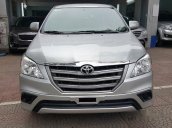 Bán Toyota Innova E đời 2016, màu bạc 