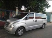 Bán xe Hyundai Grand Starex đời 2010, màu bạc 