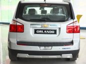 Bán xe Chevrolet Orlando đời 2018, màu bạc 