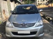 Bán xe Toyota Innova đời 2012, màu bạc số sàn