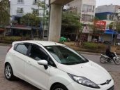 Bán Ford Fiesta đời 2011, màu trắng xe gia đình, 350tr