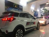 Bán xe Hyundai i20 Active sản xuất 2015, màu trắng