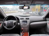 Bán xe Toyota Camry XLE đời 2010, màu xám, xe nhập 