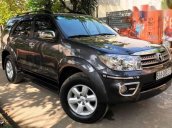 Bán Toyota Fortuner 2.7V đời 2011, màu xám