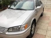 Bán xe Toyota Camry đời 2000, màu bạc