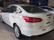 Bán xe Ford Focus đời 2018, màu trắng 