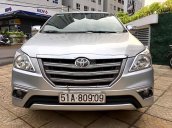 Cần bán gấp Toyota Innova E đời 2014, màu bạc còn mới