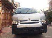 Cần bán xe Toyota Hiace 3.0 2016, màu bạc, nhập khẩu