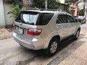 Cần bán xe Toyota Fortuner AT sản xuất 2011, màu bạc  