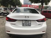 Cần bán Mazda 6 2.0 AT đời 2015, màu trắng, giá tốt