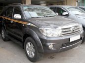 Bán Toyota Fortuner đời 2010, màu xám 