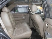 Bán Toyota Fortuner đời 2010, màu xám 