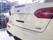 Bán xe Ford Focus đời 2018, màu trắng 