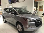 Cần bán Toyota Innova 2.0E MT 7 túi khí, màu bạc, trả trước 200 triệu giao xe, trả góp lãi suất cố định