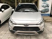 Bán xe Hyundai i20 Active 1.4 AT đời 2015, màu bạc, xe nhập số tự động