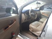 Bán xe Toyota Innova đời 2011, màu bạc, giá tốt