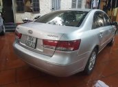 Bán xe Hyundai Sonata đời 2009, màu bạc  