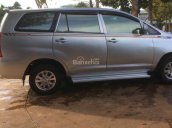 Cần bán Toyota Innova đời 2008, màu bạc xe gia đình, giá tốt