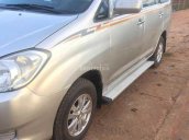 Cần bán Toyota Innova đời 2008, màu bạc xe gia đình, giá tốt