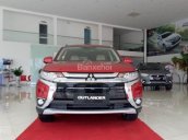 Bán Mitsubishi Outlander 2.0 CVT,7 chỗ, đủ màu, trả góp, giao xe ngay, giá 807tr, LH 0911.373.343