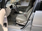 Bán Toyota Innova 2.0G màu bạc, số tự động, sản xuất 2015 mới 90%