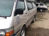 Cần bán gấp Toyota Hiace đời 2005, màu hồng phấn  