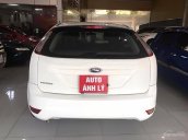 Bán lại xe Ford Focus 1.8AT năm 2011, màu trắng