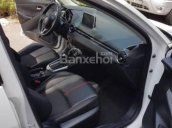 Bán Mazda 2 AT 1.5L mua 08/2016, màu trắng, 480tr