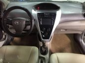 Bán xe Toyota Vios năm 2010, màu bạc  