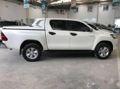 Cần bán Toyota Hilux 2.8MT đời 2016, màu trắng