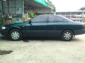 Cần bán Toyota Camry đời 1998 số sàn, giá chỉ 210 triệu