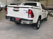 Cần bán Toyota Hilux 2.8MT đời 2016, màu trắng