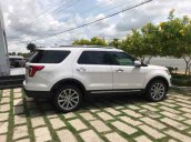 Bán xe 7 chỗ Ford Explorer màu trắng, giá ưu đãi cuối năm