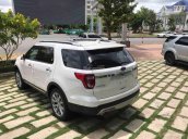 Bán xe 7 chỗ Ford Explorer màu trắng, giá ưu đãi cuối năm