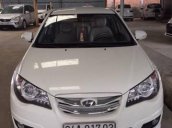 Cần bán lại xe Hyundai Avante 2015, màu trắng, giá tốt