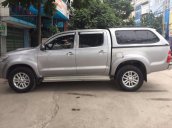 Cần bán xe Toyota Hilux 2015, màu bạc, giá cạnh tranh