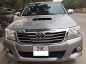 Cần bán xe Toyota Hilux 2015, màu bạc, giá cạnh tranh