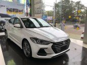 Cần bán Hyundai Elantra 2018, màu trắng, 714 triệu