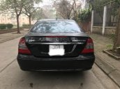 Bán xe Mercedes E200 đời 2008, màu đen, đi đúng 11 vạn